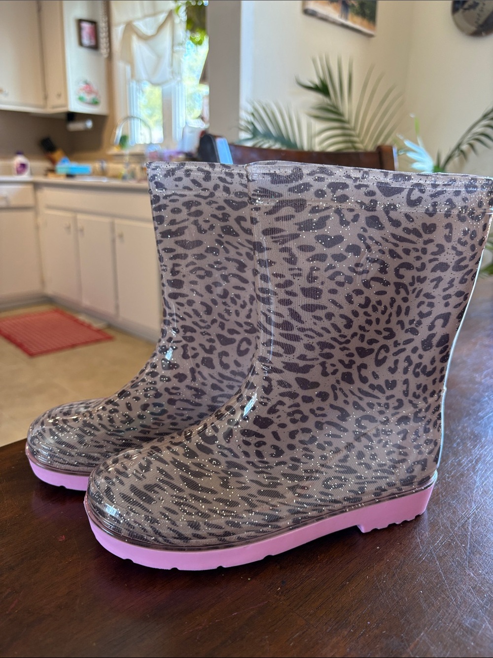 🌈 2/$15 Kids Leopard Sparkle Rubber Boots